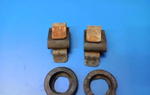 Mercedes-Benz 380 560SEC C126 Radiator mount bracket