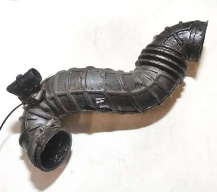 Air intake hose/pipe