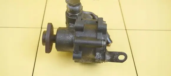 BMW X1 E84 Power steering pump 678045902 N47D20C