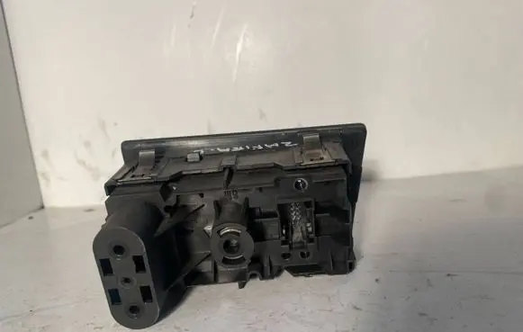 Opel Zafira B Light switch 13205867 04060120