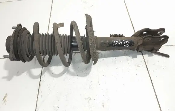 Hyundai i40 Front shock absorber with coil spring 546613ZABO