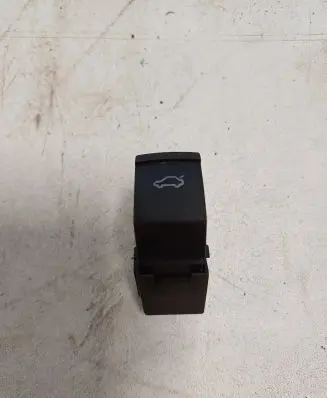 Volkswagen PASSAT B5.5 Tailgate opening switch 1J0959831A