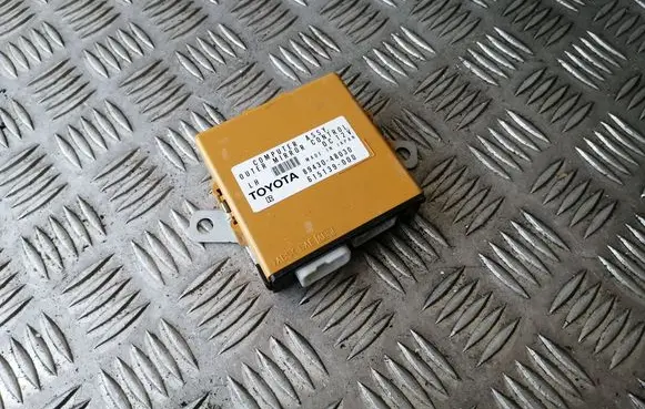 Lexus RX 450H Wing mirror control module 8943048030 615139000
