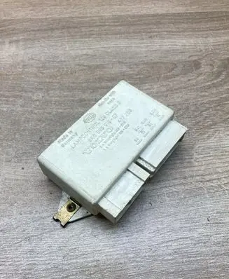Volvo 440 Light relay 467766 5KG005019
