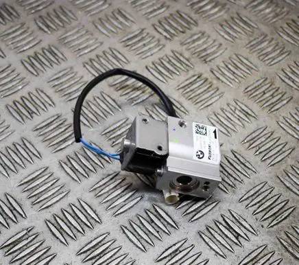 BMW i3 Air conditioning (A/C) expansion valve RUSQP4BMG1 9292570