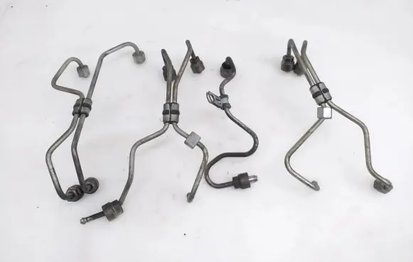 Volvo XC60 Fuel injector supply line/pipe 