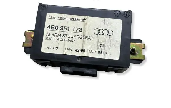 Audi A4 S4 B5 8D Alarm control unit/module 4B0951173