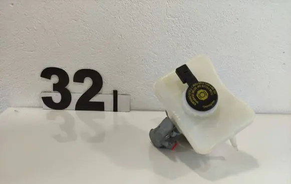 Audi A5 Master brake cylinder 8K0611301A