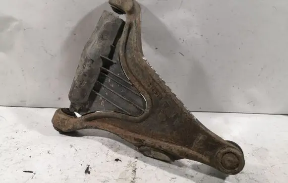Volvo V70 Front lower control arm/wishbone