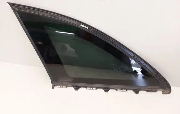 Mercedes-Benz C W206 Rear side window 2066708300