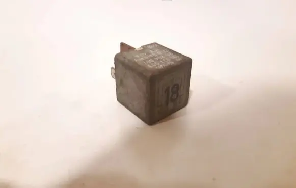 Volkswagen PASSAT B3 Other relay 191937503 20204007