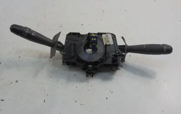 Dacia Logan I Wiper turn signal indicator stalk/switch 8200792587