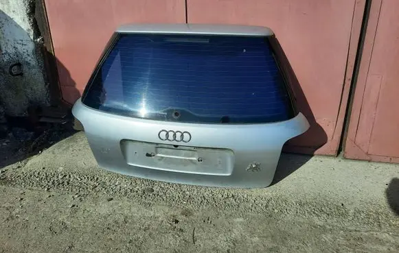 Audi A4 S4 B5 8D Tailgate/trunk/boot lid