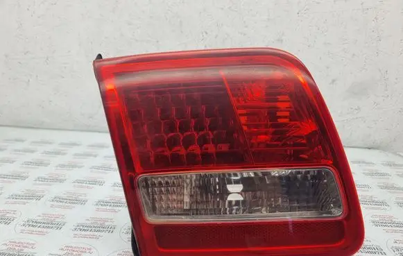 Tailgate rear/tail lights