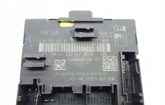 Volkswagen Golf VII Door control unit/module 5Q0959592B