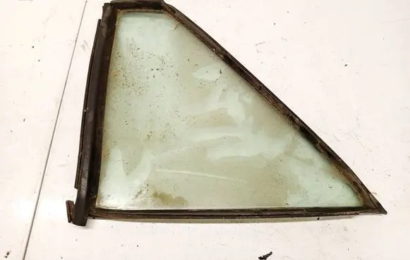 Toyota Avensis T250 Rear side window