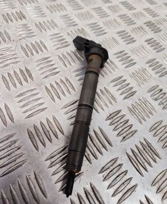 Audi Q7 4M Fuel injector 059130277ED