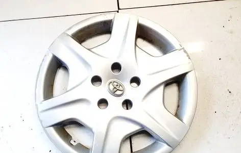 Toyota Verso R16 wheel hub/cap/trim 426020F040