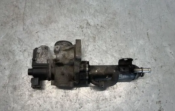 Volvo XC90 EGR valve cooler 8801828