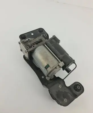 BMW X6 E71 Air suspension compressor/pump 6859714
