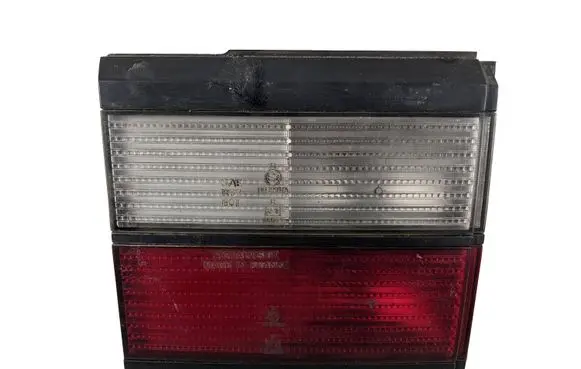 Volkswagen PASSAT B3 Tailgate rear/tail lights 333945107