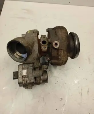 Mercedes-Benz C W204 Turbo A6519060200 950V40A2239 23841529