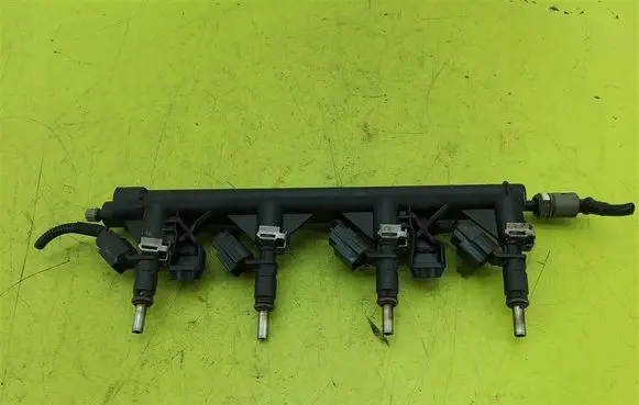 Peugeot 207 Fuel main line pipe V7575645