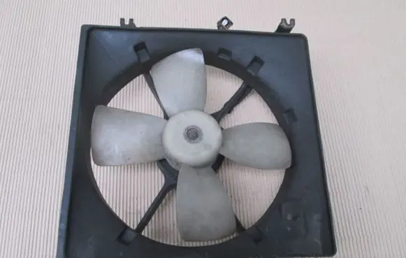 Mitsubishi Space Runner Electric radiator cooling fan