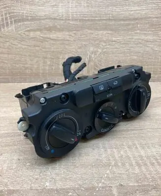 Volkswagen Golf V Climate control unit 1CF74730920