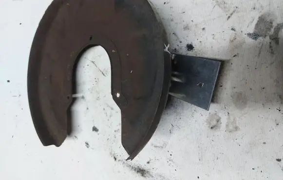 Volkswagen Sharan Rear brake disc plate dust cover 7M0615610A