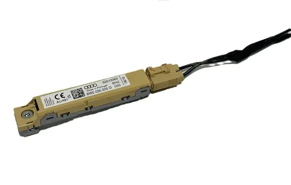 Audi A4 S4 B9 8W Aerial antenna amplifier 8W5035225D 44764