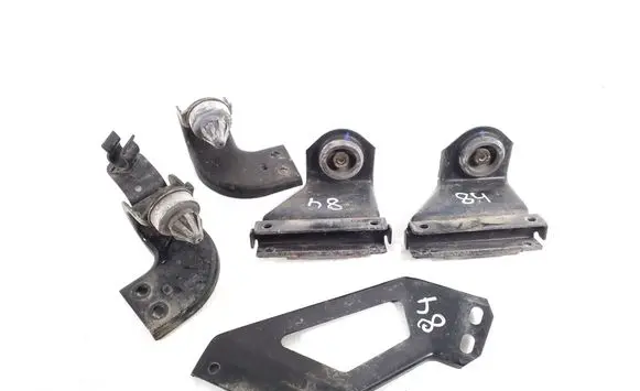Toyota Hilux (AN10, AN20, AN30) Radiator mount bracket