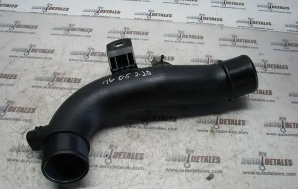 Toyota Avensis T250 Intercooler hose/pipe 173620R010