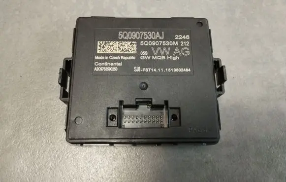 Volkswagen Golf VII Gateway control module 5Q0907530AJ 5Q0907530M