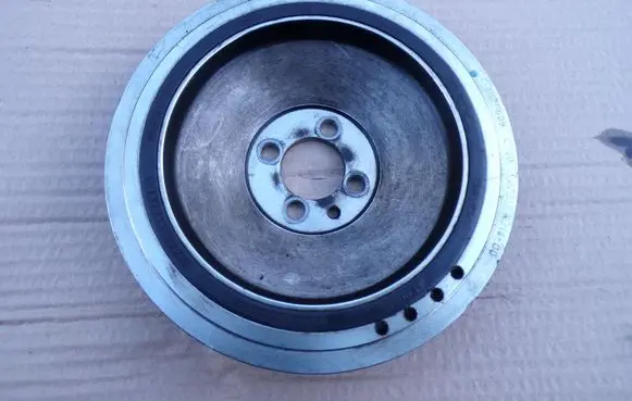 Alfa Romeo Giulietta Crankshaft pulley 55211609