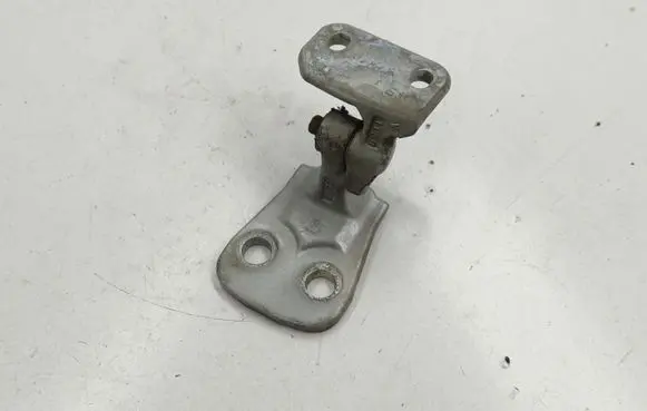 Land Rover Discovery 3 - LR3 Front door upper hinge