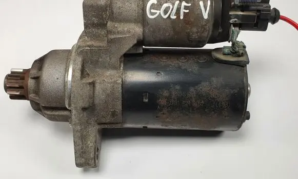Volkswagen Golf V Starter motor 0001121402