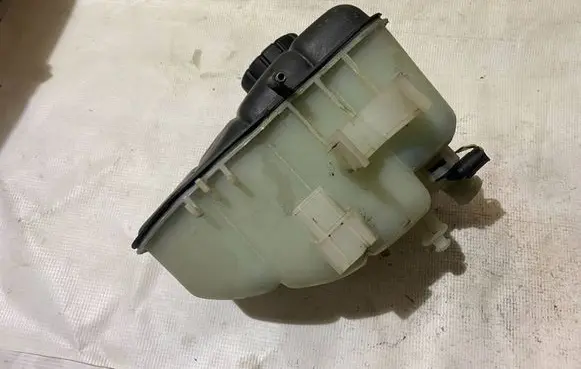 Mercedes-Benz CLK A209 C209 Coolant expansion tank/reservoir 2035000049 A2035000049
