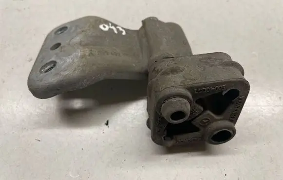 Muffler mount bracket/holder