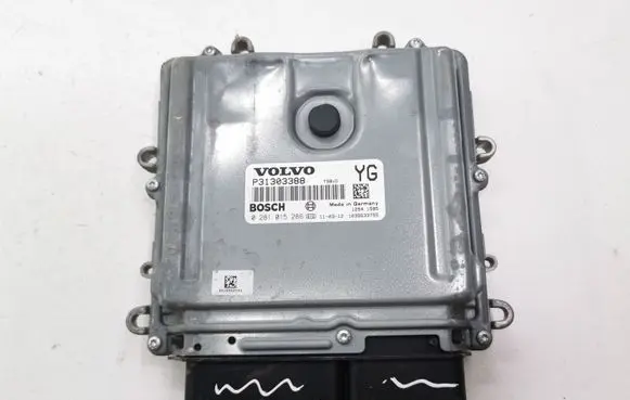 Volvo XC60 Engine control unit/module 31303388 0281015286