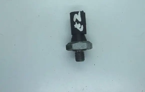 Skoda Superb B5 (3U) Oil pressure sensor 038919081H