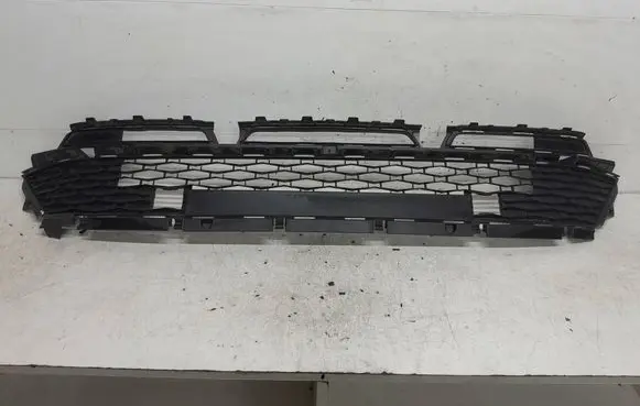 Skoda Kamiq Front bumper lower grill 658853677A