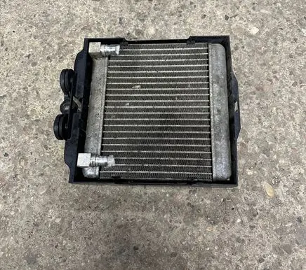 Engine oil radiator