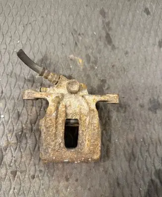 Mercedes-Benz B W245 Rear brake caliper