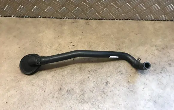 Mercedes-Benz C W204 Engine coolant pipe/hose A2048302296