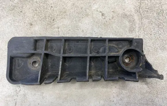 Audi A4 S4 B6 8E 8H Front bumper mounting bracket 8E0807284