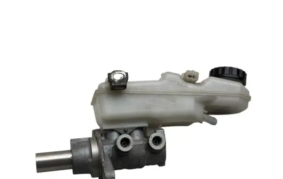 Toyota Avensis T270 Master brake cylinder 4720109370 0204255239 15223A640