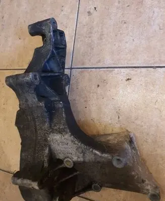 Volkswagen Transporter - Caravelle T4 Generator/alternator bracket 074145169D