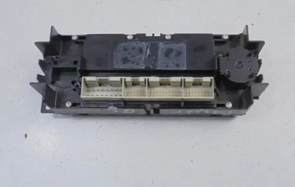 Volkswagen PASSAT B5 Air conditioning/heating control unit 
