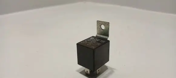 Toyota RAV 4 (XA30) Other relay 12VDC